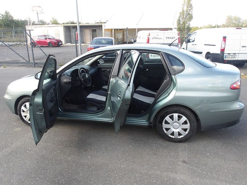 Seat Cordoba 1,2i ČR 2.MAJITEL ! - fotka 12 z 29