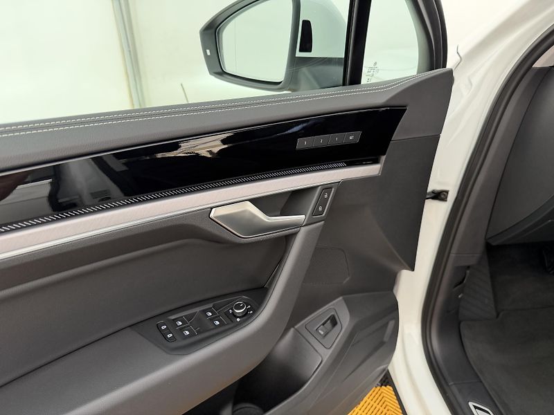Volkswagen Touareg 3.0Tdi*1-MAJ*DPH*ELEGANCE* - fotka 10 z 45