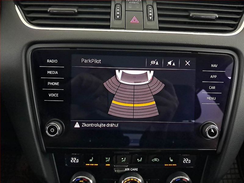 Škoda Octavia (2017) 1.6 TDI, Automat, Navi - fotka 18 z 23