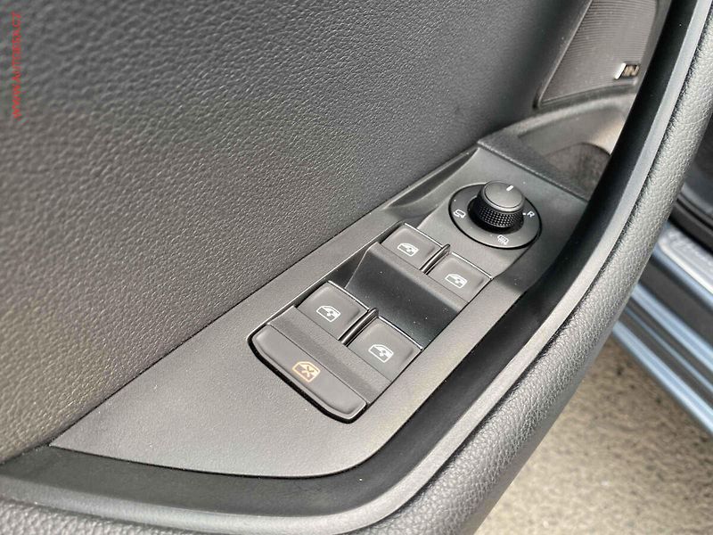 Škoda Superb (2016) 2.0TDI, ČR, Kamera, kůže - fotka 14 z 20