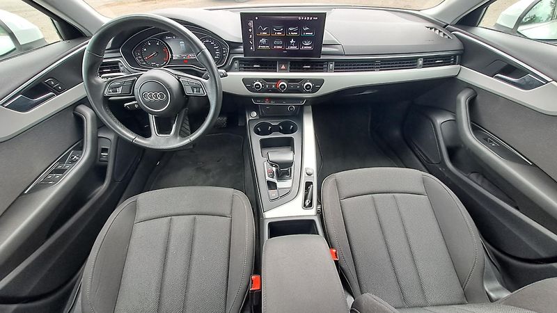Audi A4 30 TDi S tronic Business line  - fotka 16 z 33