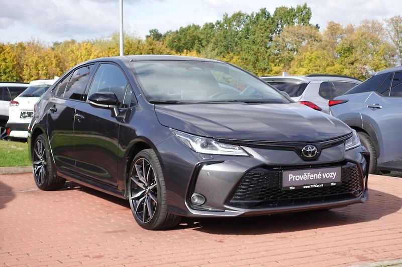 Toyota Corolla 1,8 HEV GR Spot Dynamic - fotka 3 z 32