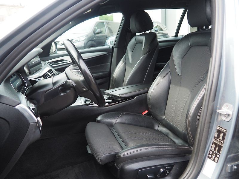 BMW Řada 5 (2017) 3.0d xDrive, 195 kW - fotka 10 z 38