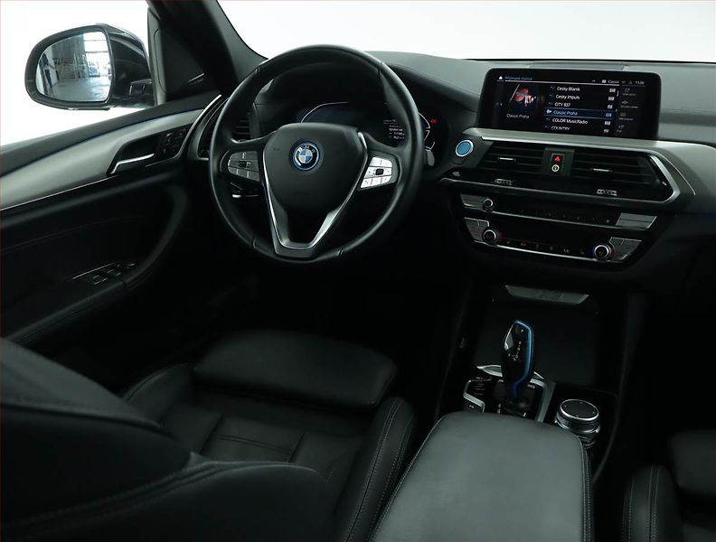 BMW iX3 (2021) 80 kWh, SoH 97% - fotka 7 z 21