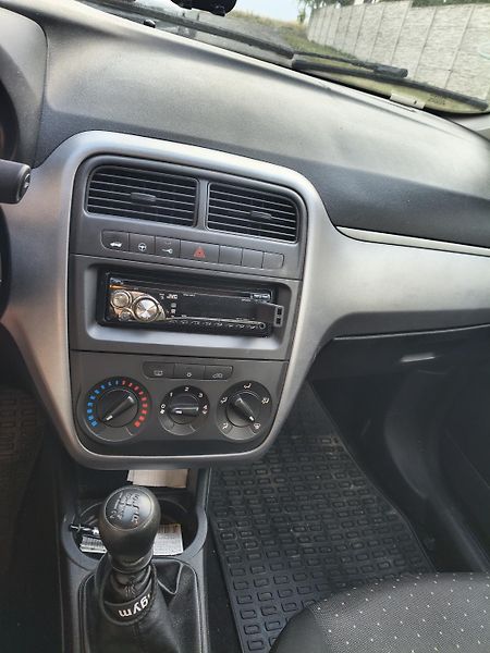 Fiat Punto (2009) - fotka 7 z 9
