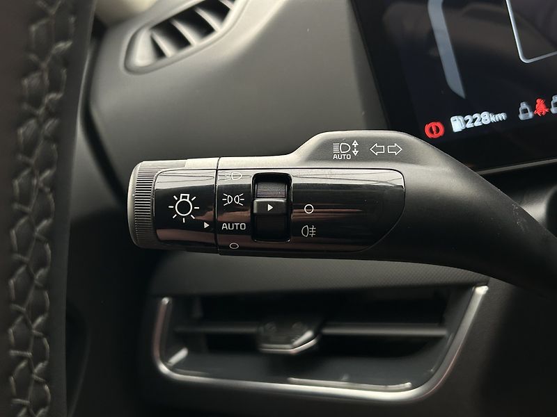 Kia K4 1.6 T-GDi EXCLUSIVE 110 KW (20 - fotka 17 z 31