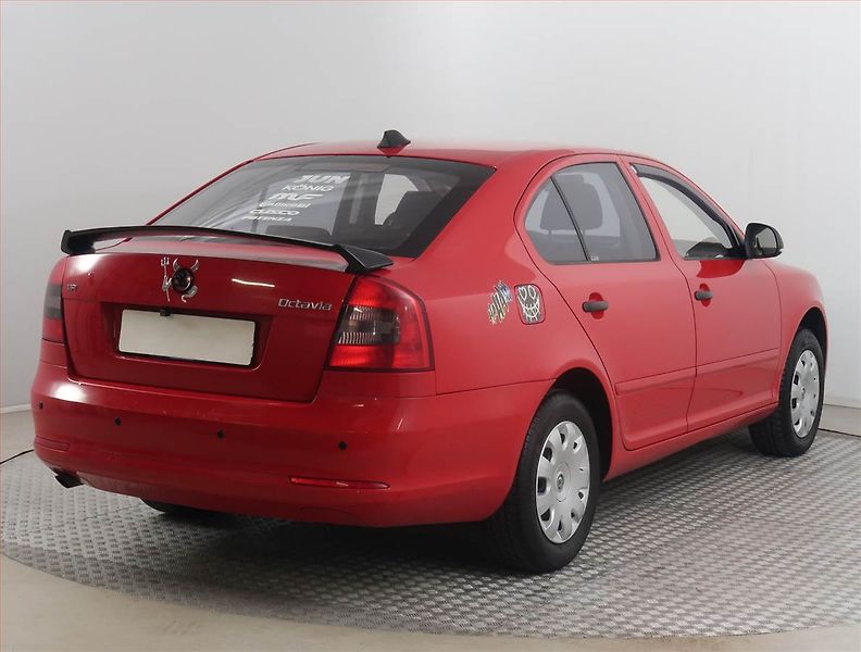 Škoda Octavia (2009) Ambiente 1.6, nová STK - fotka 5 z 15