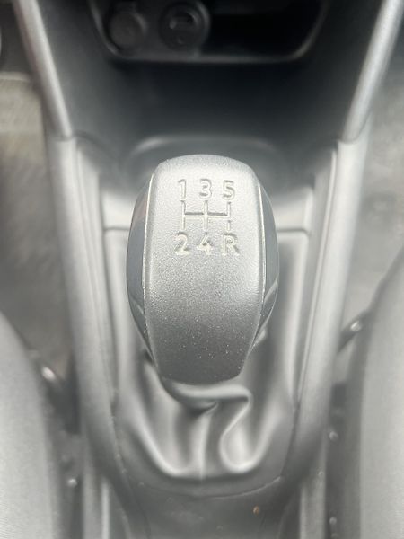 Peugeot 208 1.2i KAMERA KLIMA PŮVOD ČR - fotka 22 z 41
