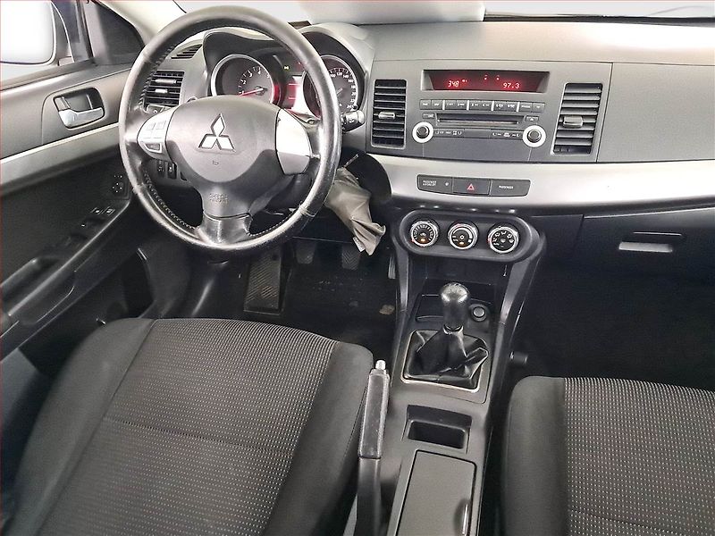 Mitsubishi Lancer (2011) 1.6 MIVEC - fotka 7 z 17