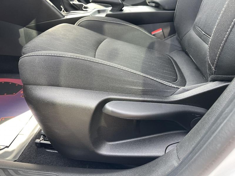 Renault Mégane 1.5 DCi 85 kW LIMITED-DPH-ČR ! - fotka 26 z 38