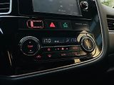Mitsubishi Outlander 2.0i 1.MAJITEL KAMERA TAŽNÉ - náhled 35