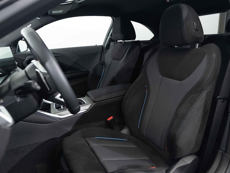 BMW Řada 2 M240i xDrive Coupé - fotka 18 z 21