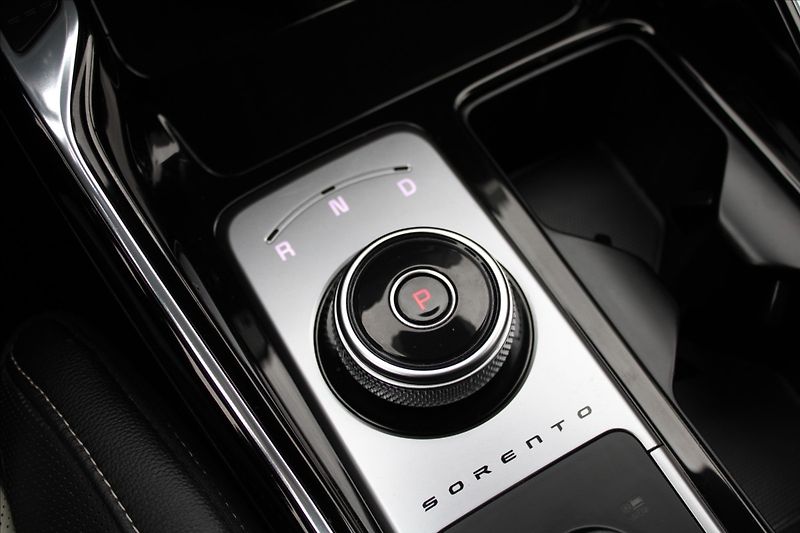 Kia Sorento 1,6 HEV  ČR,4x4,A/T,DPH,TOP - fotka 22 z 49
