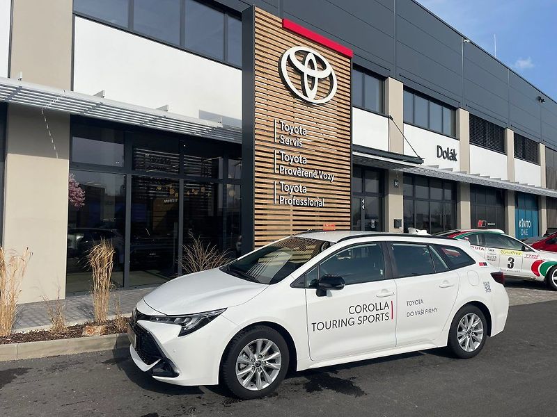 Toyota Corolla 1.8 Hybrid Comfort Business - fotka 3 z 28