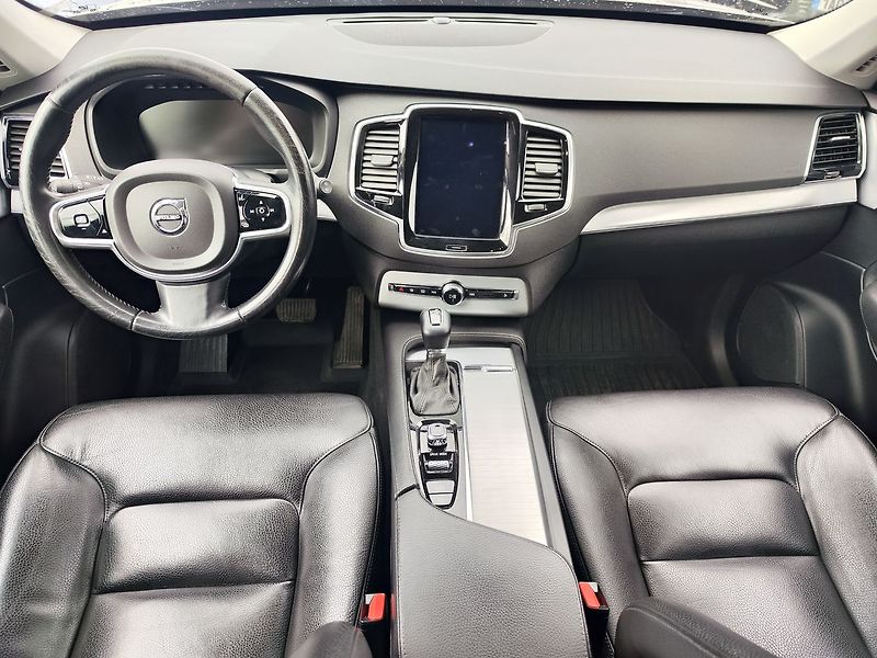 Volvo XC90 2.0 T6/235kW Momentum AWD ČR - fotka 15 z 35