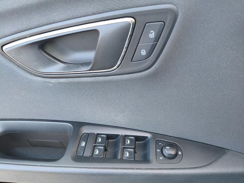 Seat Leon (2014) ST 1,4 TSI 92Kw - fotka 24 z 33