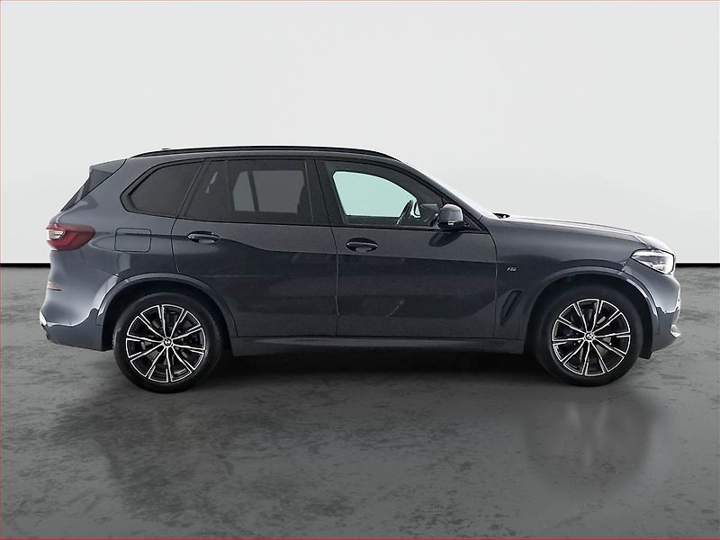 BMW X5 (2021) xDrive30d - fotka 6 z 23