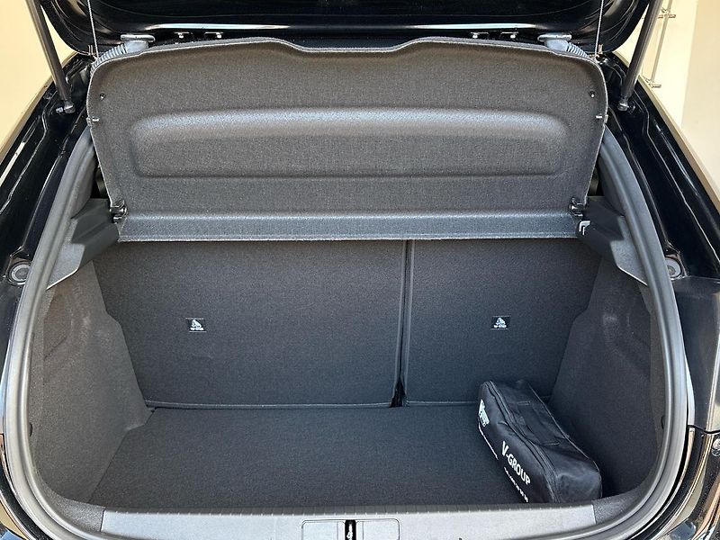 Peugeot 208 (2026) Allure Hybrid 110 e-DCS6 - fotka 9 z 37