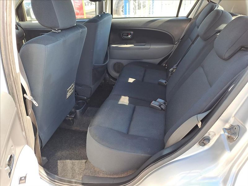 Subaru Justy 1,0 i KLIMA - fotka 6 z 13