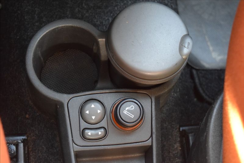 Fiat Panda 1,2 i 44KW AUTOMAT KLIMA ALU - fotka 46 z 49