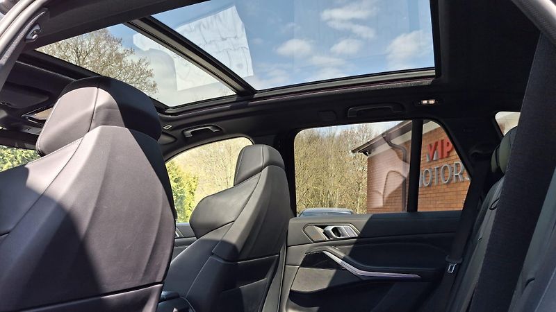 BMW X5 4.0xD-MPAK-R22-NEZ.T.-TAŽNÉ - fotka 32 z 43