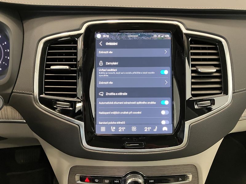 Volvo XC90 B5 AWD Ice Line Plus Dark AT8 - fotka 41 z 50