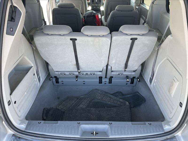 Chrysler Town & Country 3,8 i V6 RT LPG Automat 7míst - fotka 10 z 34