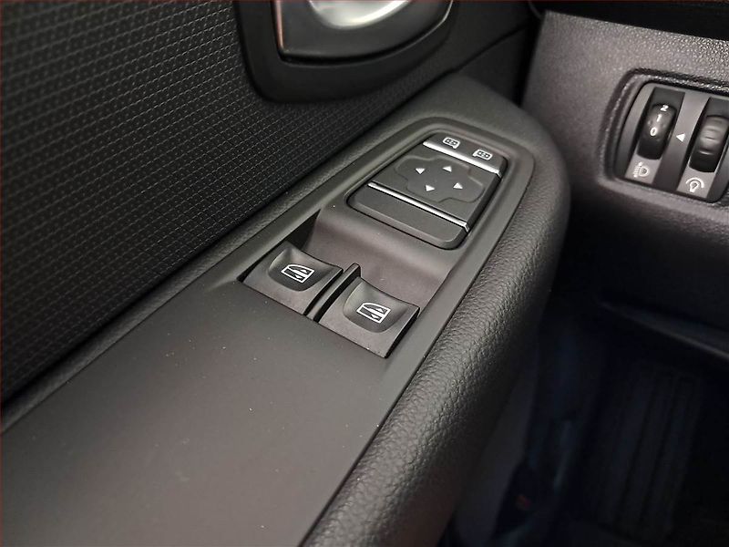 Renault Clio (2019) 0.9 TCe, Navi, Tempomat - fotka 20 z 21