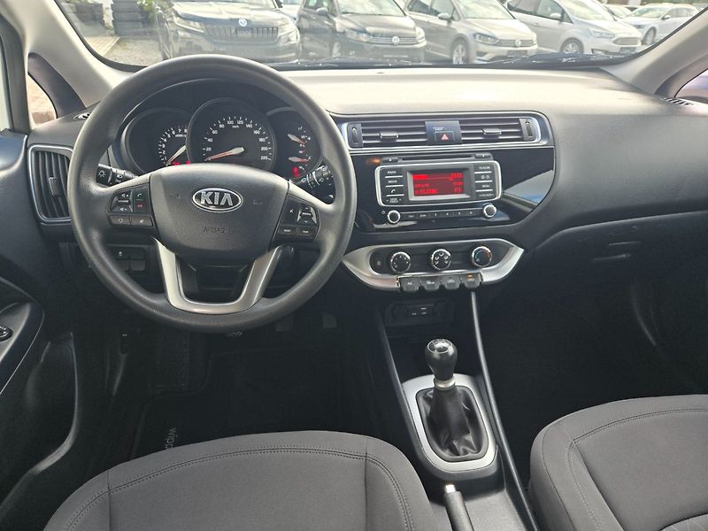 Kia Rio (2015) 1.2 i Zimáky,Serviska - fotka 13 z 25