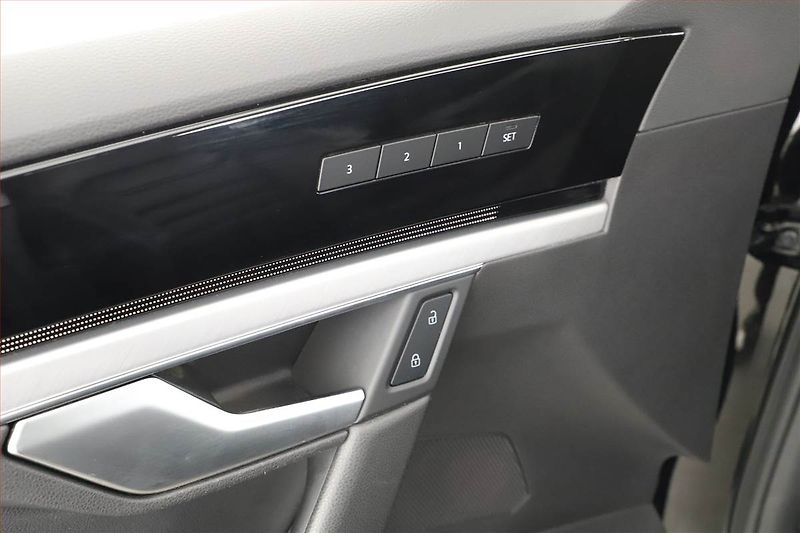 Volkswagen Touareg (2019) 3.0 TDI, NAVI,VZDUCH,CZ - fotka 10 z 30