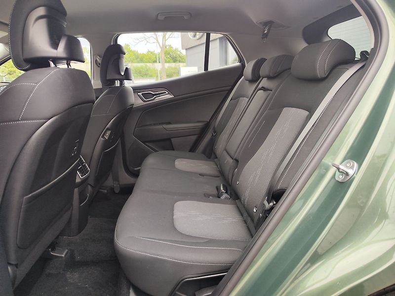 Kia Sportage 1.6 T-GDi/118kW Exclusive DCT - fotka 11 z 32