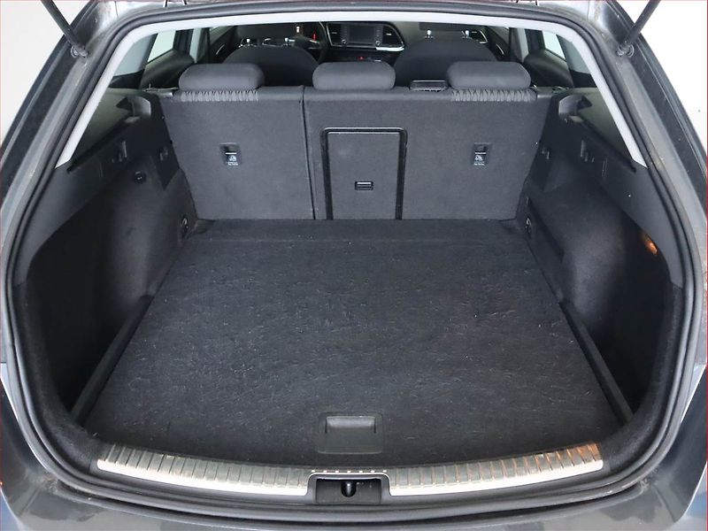 Seat Leon (2014) 1.4 TSI, Tempomat - fotka 14 z 17