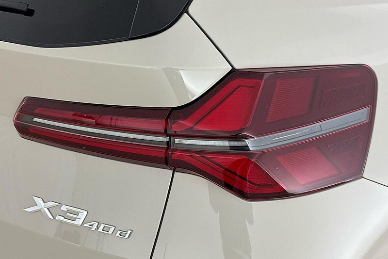 BMW X3 xDrive40d - fotka 5 z 25