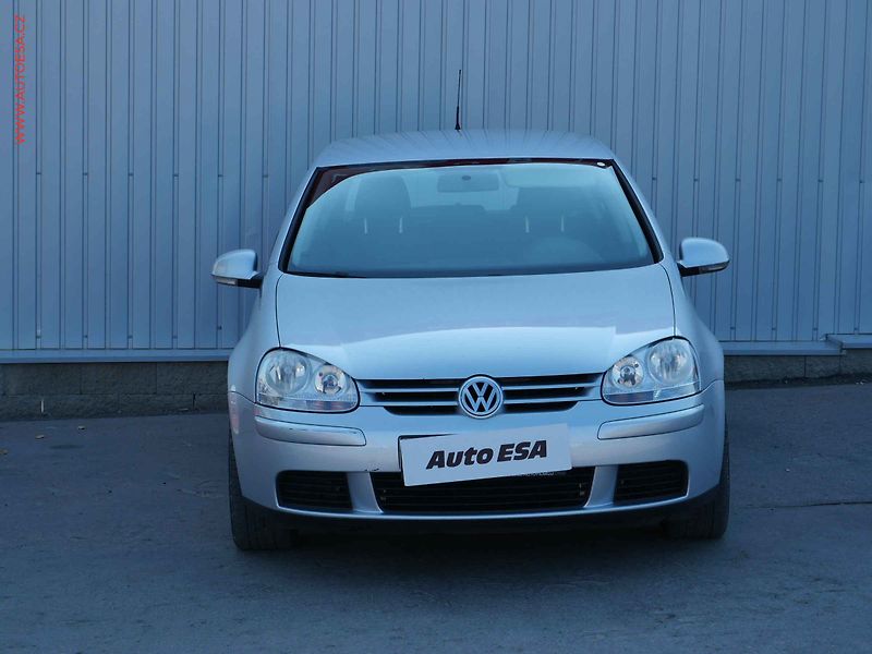 Volkswagen Golf (2007) 1.6i, AC - fotka 2 z 12