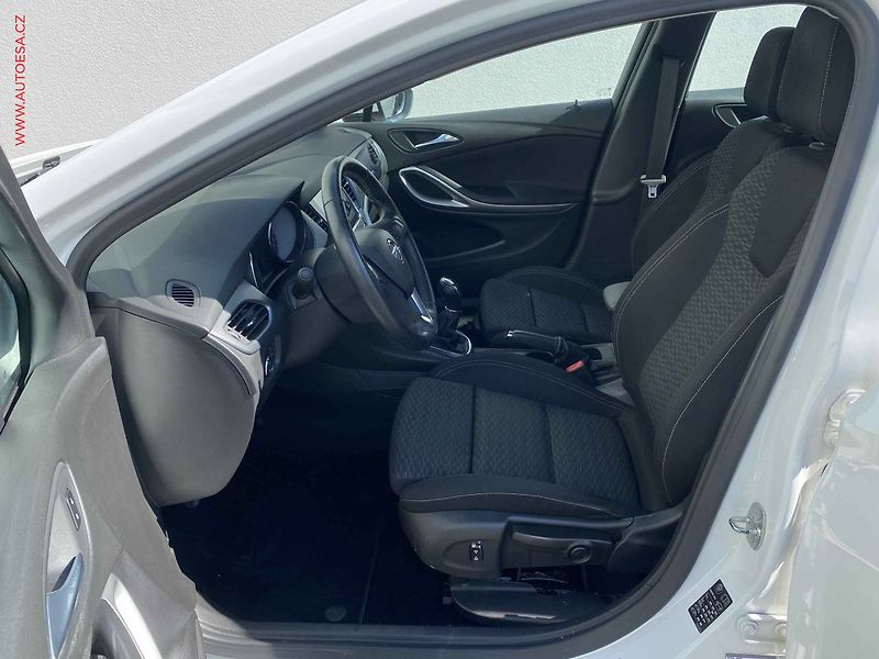 Opel Astra (2017) 1.4T, Edition, navi - fotka 9 z 18