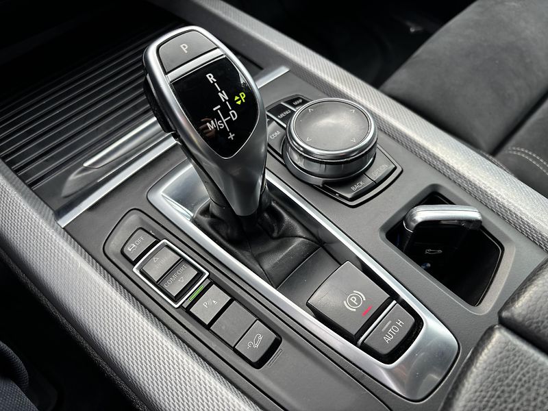 BMW X5 M PAKET X-DRIVE 40D - 230 kW - fotka 15 z 30