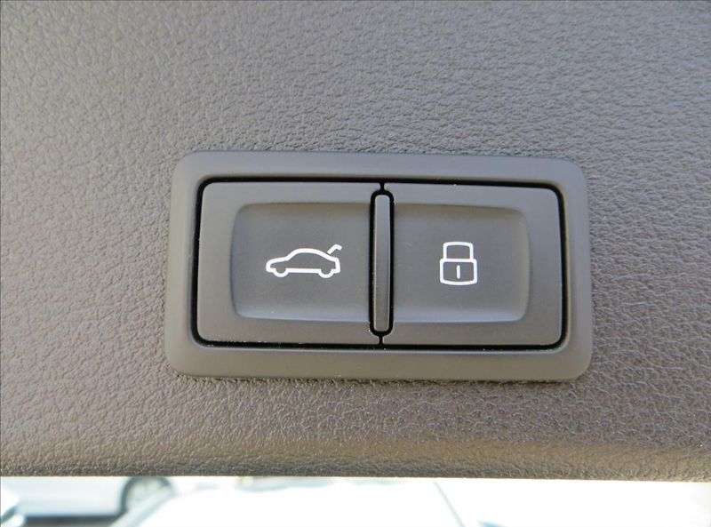 Audi A4 Avant 3,0 TDI 210kW S line qua - fotka 8 z 31