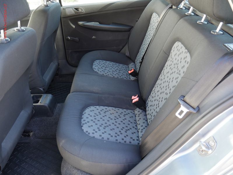 Škoda Fabia (2005) 1.2HTP, 2.maj,ČR, servis - fotka 10 z 15