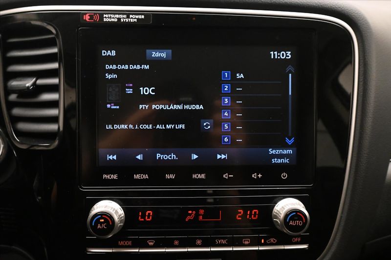 Mitsubishi Outlander 2,4 PHEV Intense+ 4WD Záruka a - fotka 19 z 32
