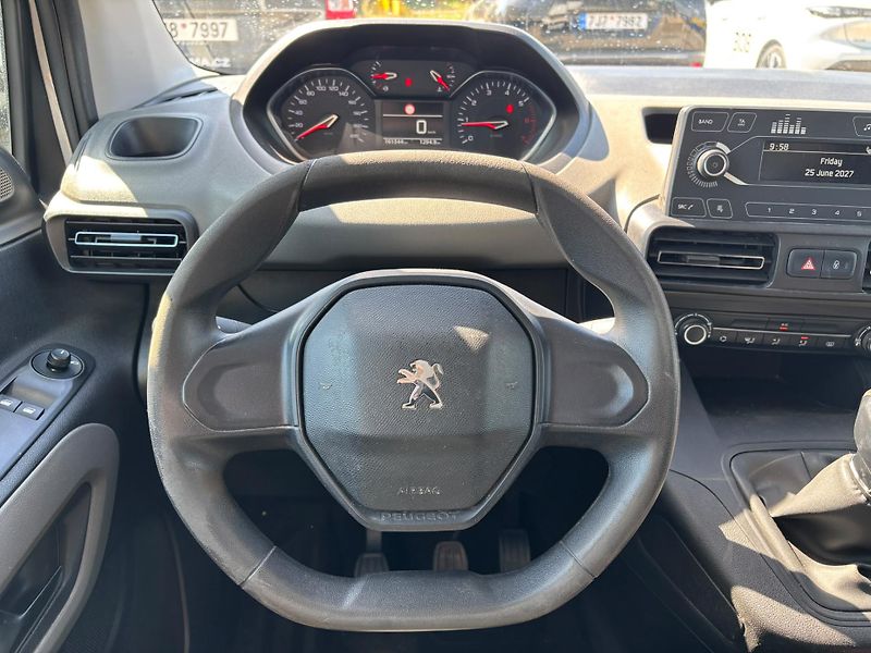 Peugeot Rifter (2020) ACTIVE 1.5 BlueHDi 100 k - fotka 13 z 18