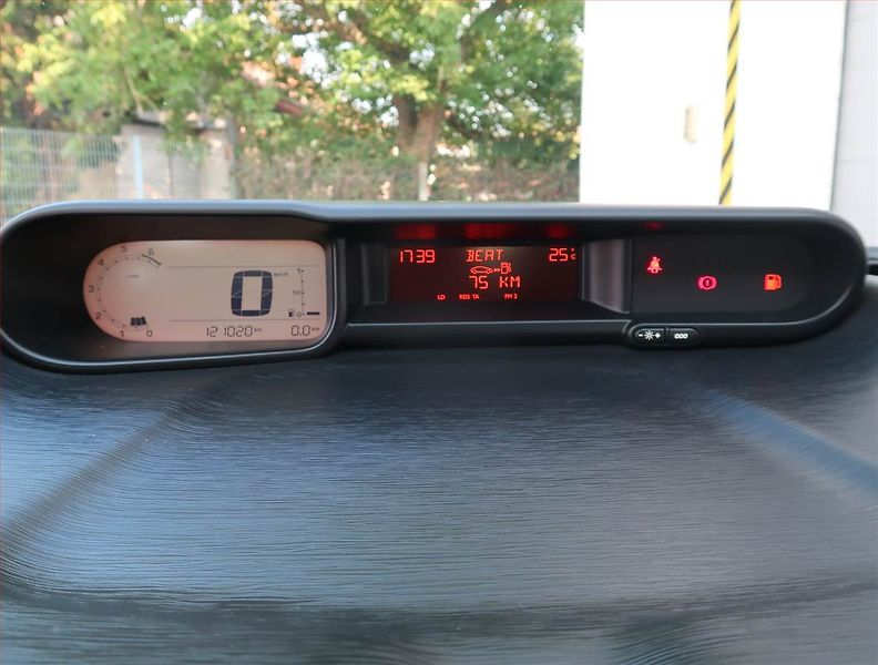Citroën C3 Picasso (2014) 1.4 i, Serv.kniha, Tempomat - fotka 11 z 15