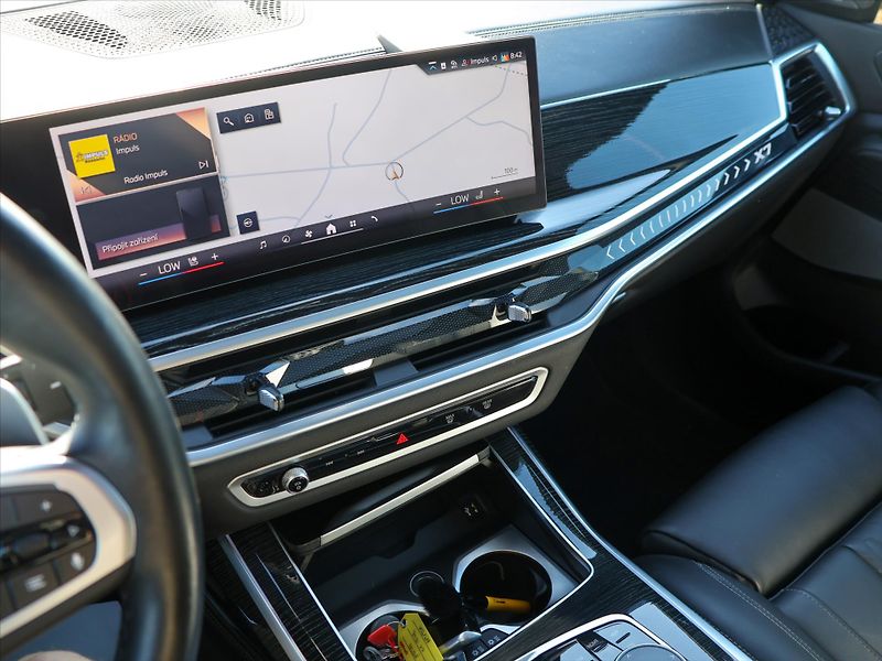 BMW X7 3,0 40d 250kW Xdrive M-Paket D - fotka 32 z 49