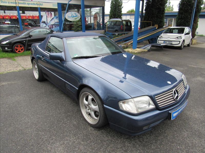 Mercedes-Benz SL 3,2 Hardtop-Cabrio - fotka 12 z 54