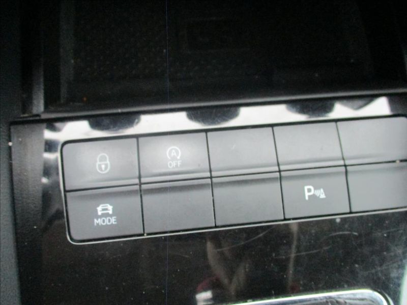 Škoda Octavia 2,0 TDI, Style,DSG,ZAMLUVENO, - fotka 28 z 47