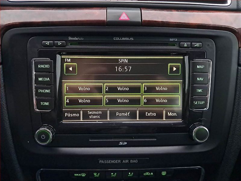 Škoda Superb (2011) 2.0 TDI, Automat, Tempomat - fotka 12 z 18