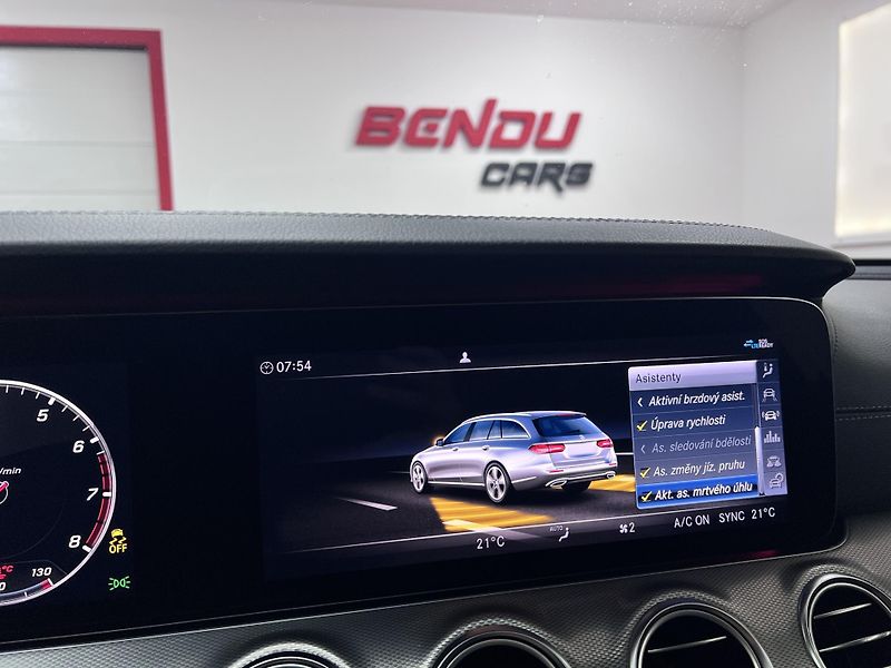 Mercedes-Benz Třídy E E 450, 270 kW, 4Matic, AMG - fotka 39 z 50