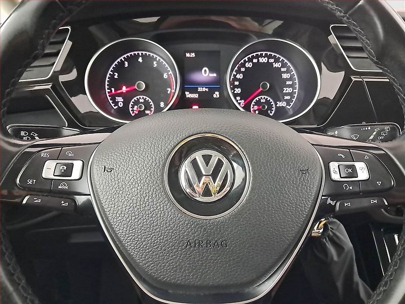 Volkswagen Touran (2016) 1.4 TSI, ČR,1.maj, Tempomat - fotka 16 z 18