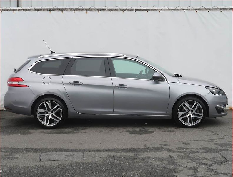 Peugeot 308 (2015) 2.0 HDI, Automat, Navi - fotka 6 z 23