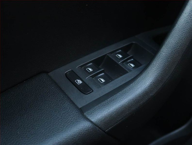 Škoda Octavia (2014) 2.0 TDI 4x4, 4X4, Xenony - fotka 23 z 25