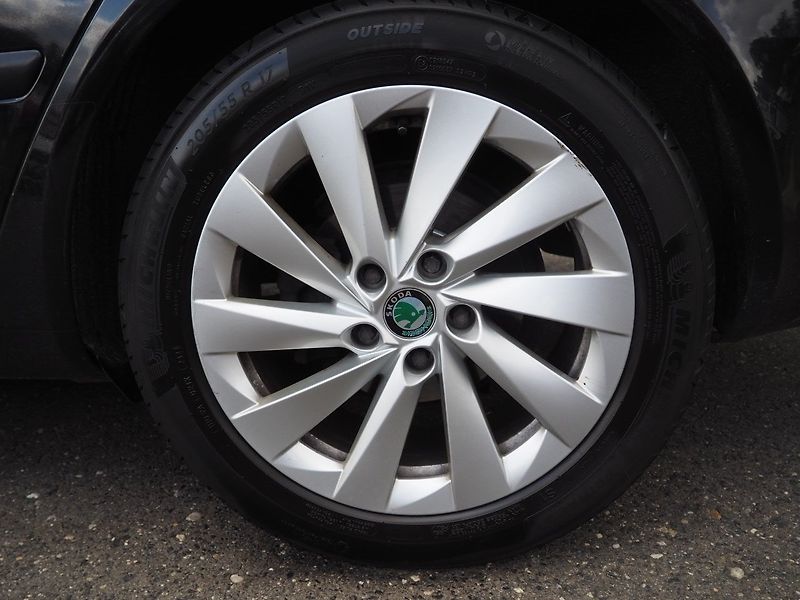 Škoda Octavia (2013) 2.0 TDI, 103 kW - fotka 8 z 40